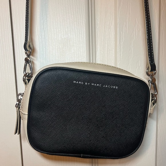 Marc by Marc Jacob’s mini bag -black and cream - Picture 8 of 9